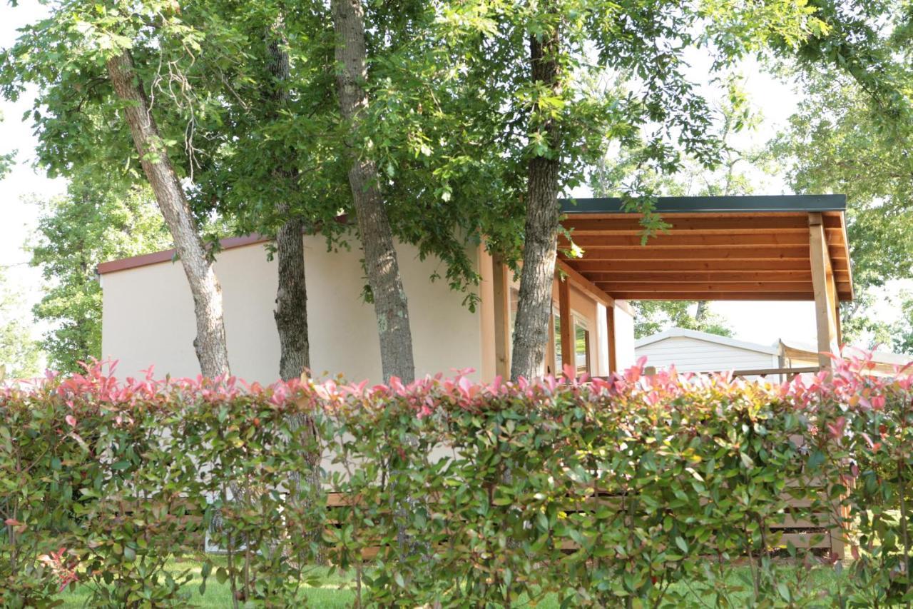Camping Adria Mobile Home Park Umago Esterno foto