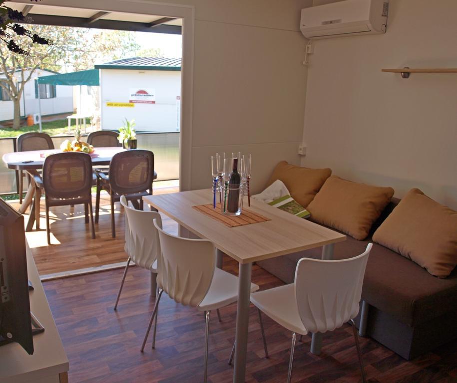 Camping Adria Mobile Home Park Umago Camera foto