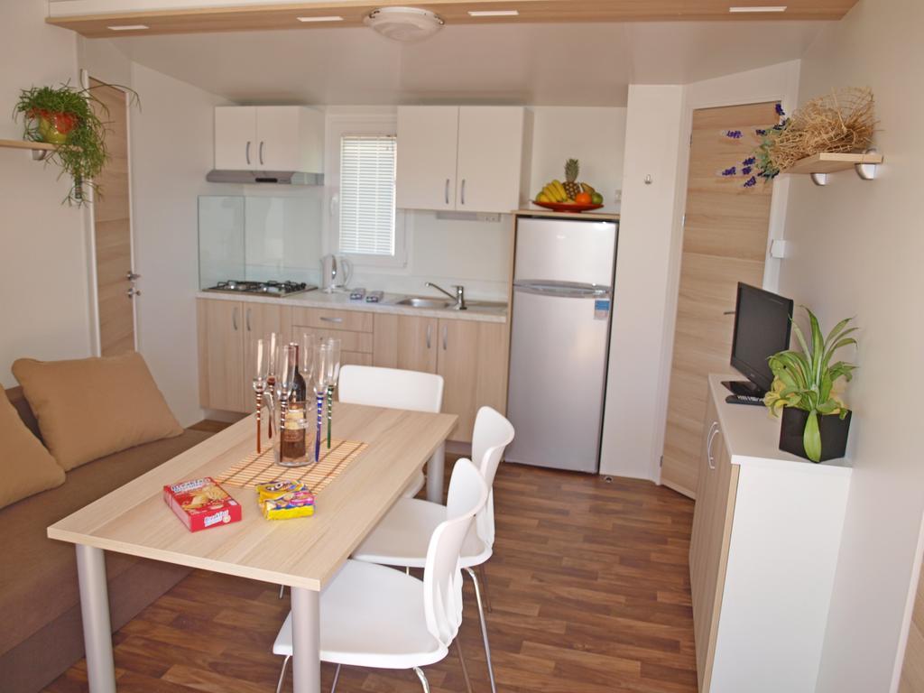 Camping Adria Mobile Home Park Umago Camera foto