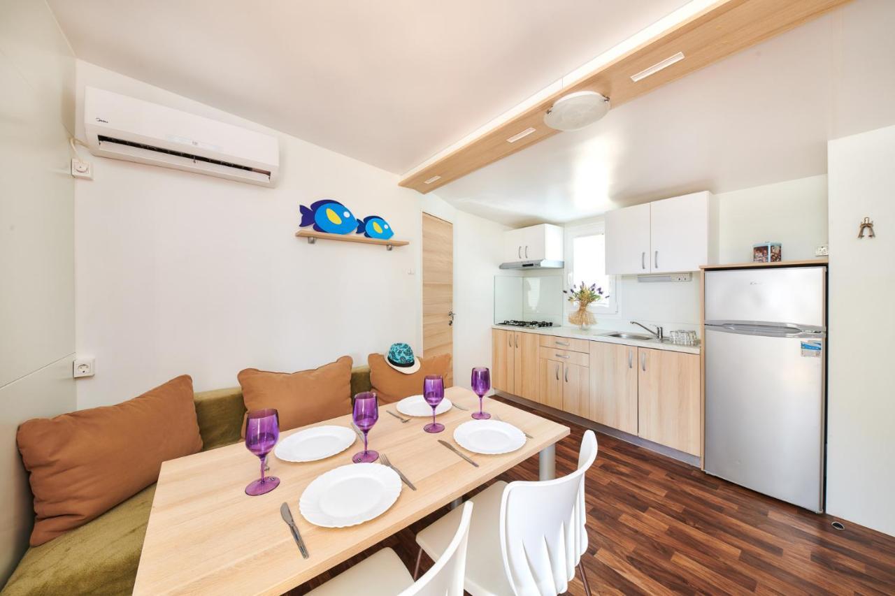 Camping Adria Mobile Home Park Umago Esterno foto