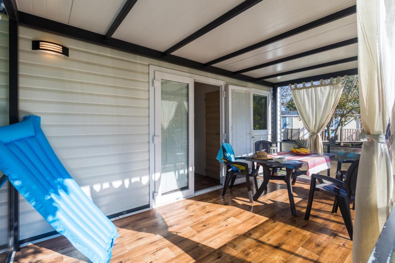 Camping Adria Mobile Home Park Umago Esterno foto