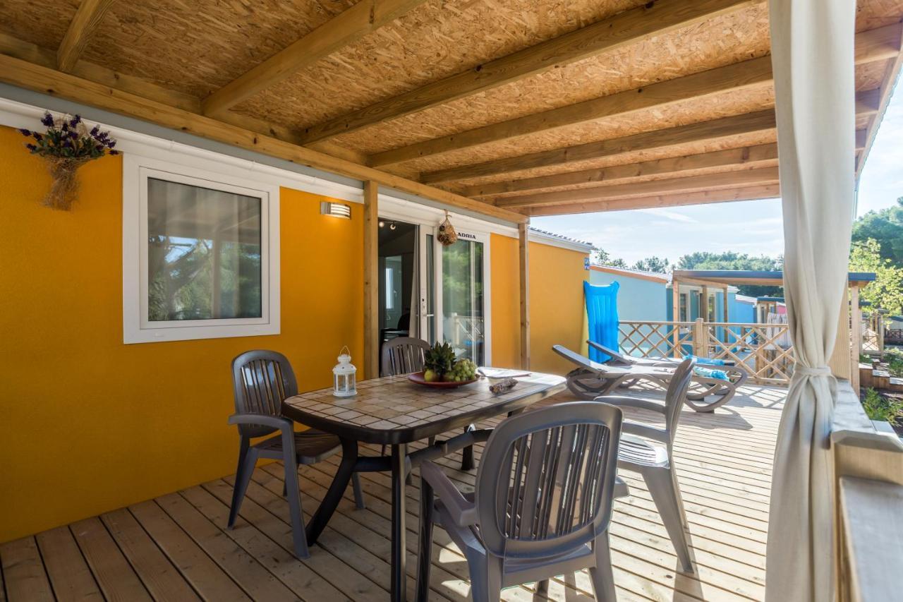 Camping Adria Mobile Home Park Umago Esterno foto