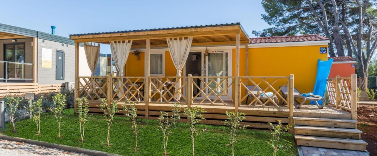 Camping Adria Mobile Home Park Umago Esterno foto