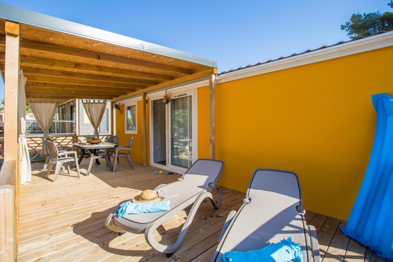 Camping Adria Mobile Home Park Umago Esterno foto