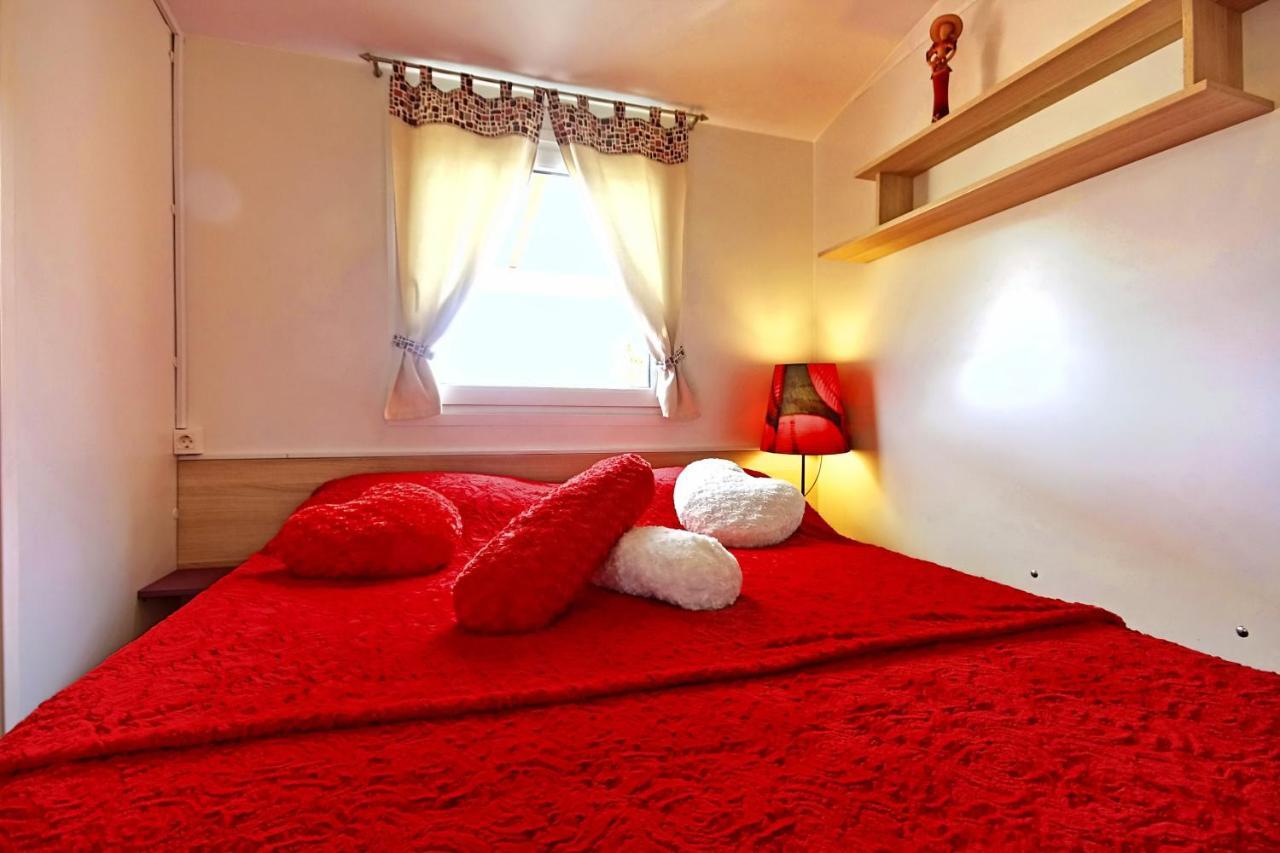 Camping Adria Mobile Home Park Umago Esterno foto