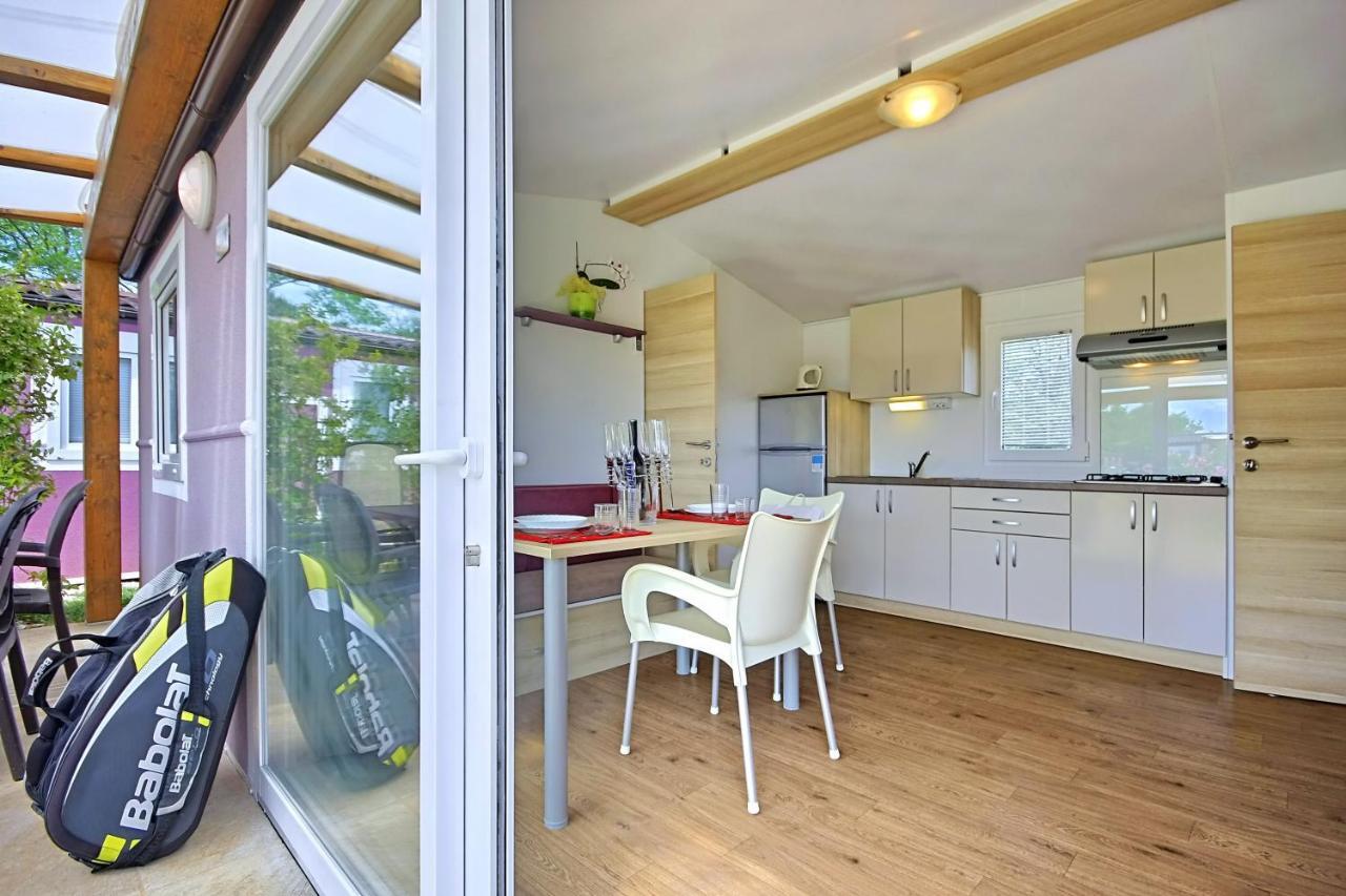 Camping Adria Mobile Home Park Umago Esterno foto